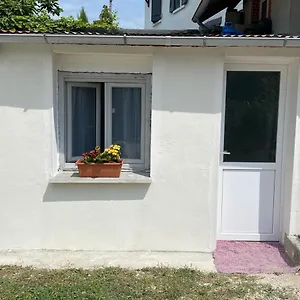  Appartement Meublee 21m2 En Dauphine Avec Acces Autonome